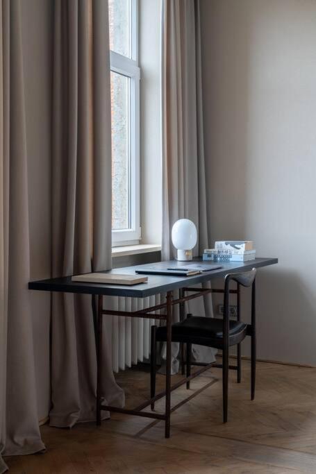 Authentic 1 Bd Old Town Apartment By Hostlovers Каунас Екстериор снимка
